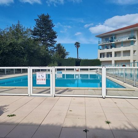 Appartement Du Golf Terrasse Piscine Tout A Pied 씨부르 외부 사진